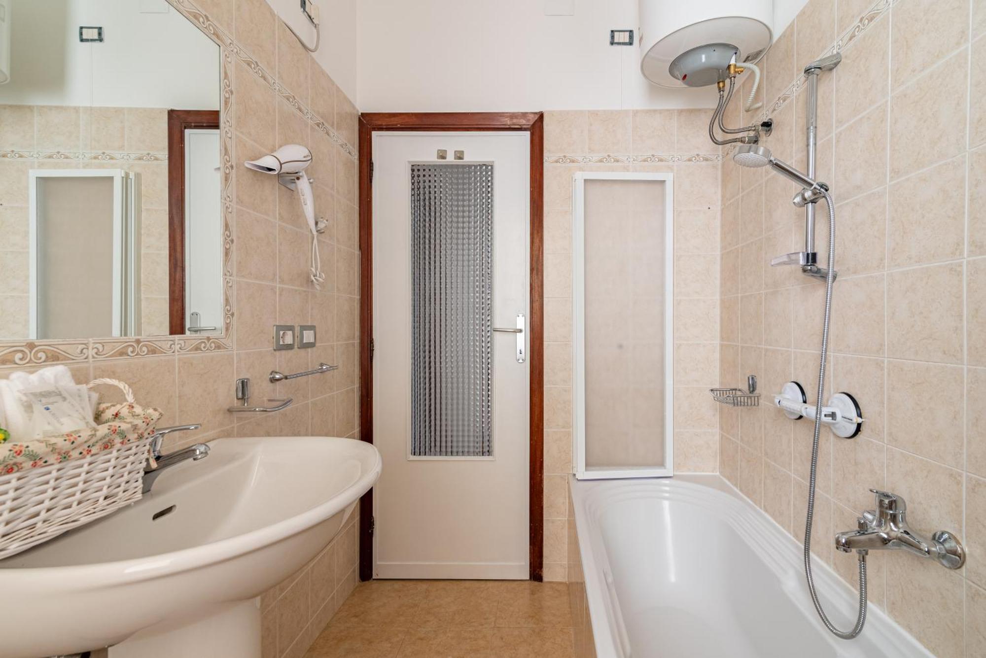 Venerdi House Apartment อาลเกโร ภายนอก รูปภาพ